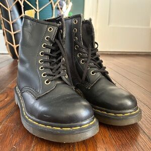 Dr Martens Vegan Leather Black Original 1460 8-Eye Lace Up Boot Women’s Size 5